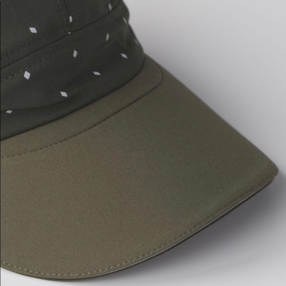 Lululemon hat - Picture 4 of 5